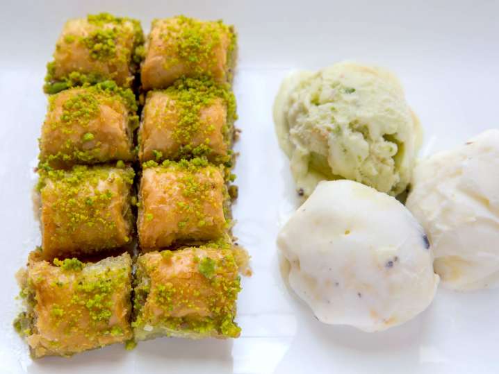 baklava with ice cream | Classpop Shot