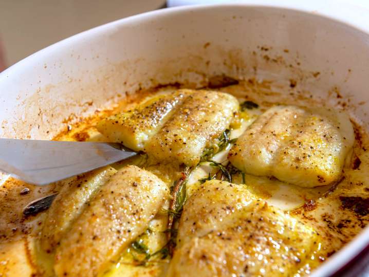 fish cooked in herbs and butter | Classpop Shot