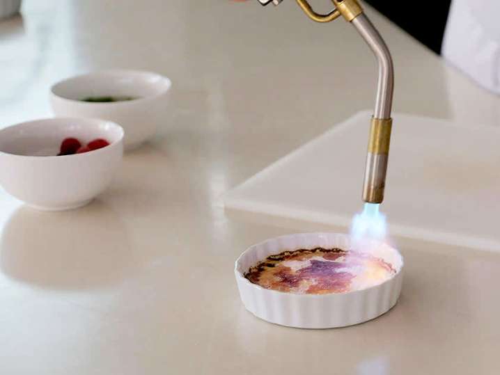 torching creme brulee | Classpop Shot