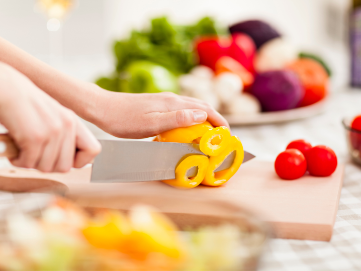 Phoenix - slicing vegetables Shot