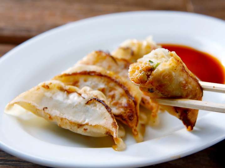 chicken gyoza dumplings with soy sauce | Classpop Shot