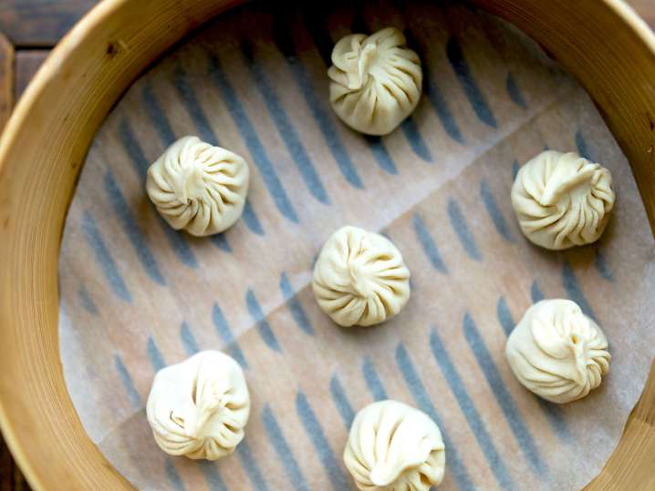 steaming momo dumplings | Classpop Shot