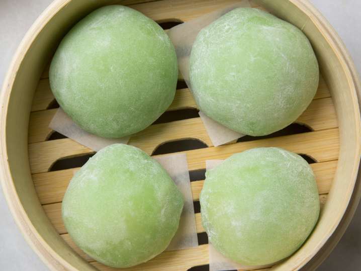 matcha mochi with red bean paste | Classpop Shot