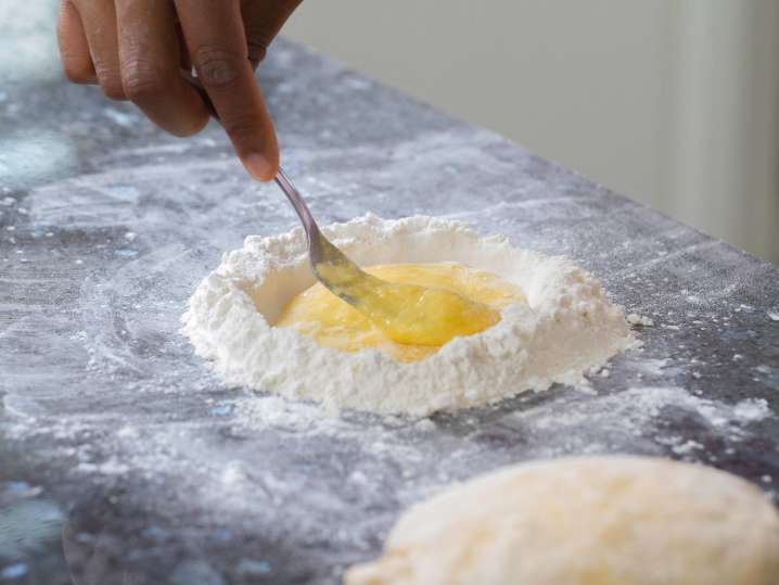 making pasta dough | Classpop Shot