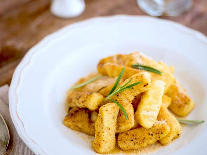 pan fried gnocchi with parmesan | Classpop Shot