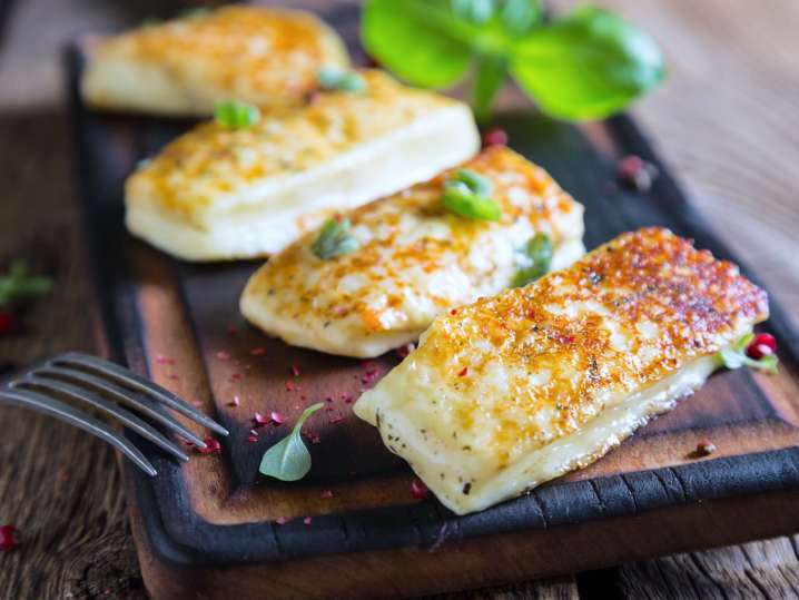 saganaki or grilled halloumi cheese | Classpop Shot