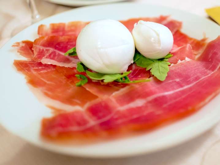 prosciutto and burrata cheese | Classpop Shot