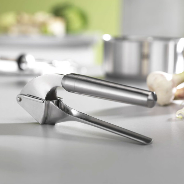 Zwilling Pro Tools Garlic Press 2