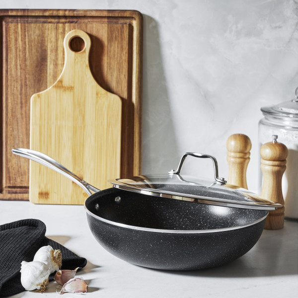 Henckels Capri Granitium Notte 11-Inch Aluminum Nonstick Wok with Lid 2