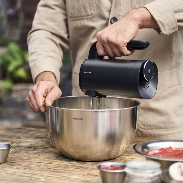 Zwilling Xtend Cordless Hand Mixer Starter Set 4