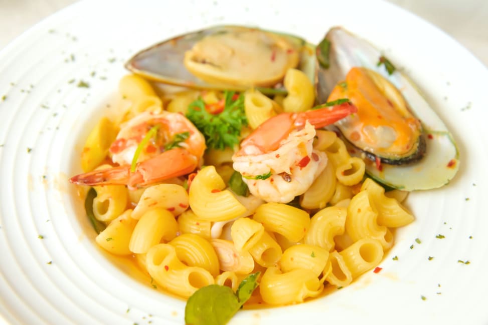 Seafood mac and cheese Shot 4