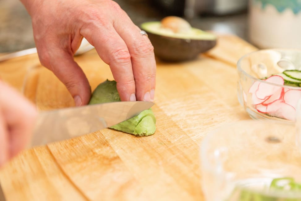 slicing avocado | Classpop Shot 4