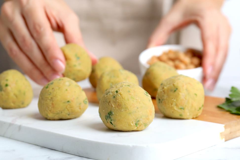 making falafels | Classpop Shot 3