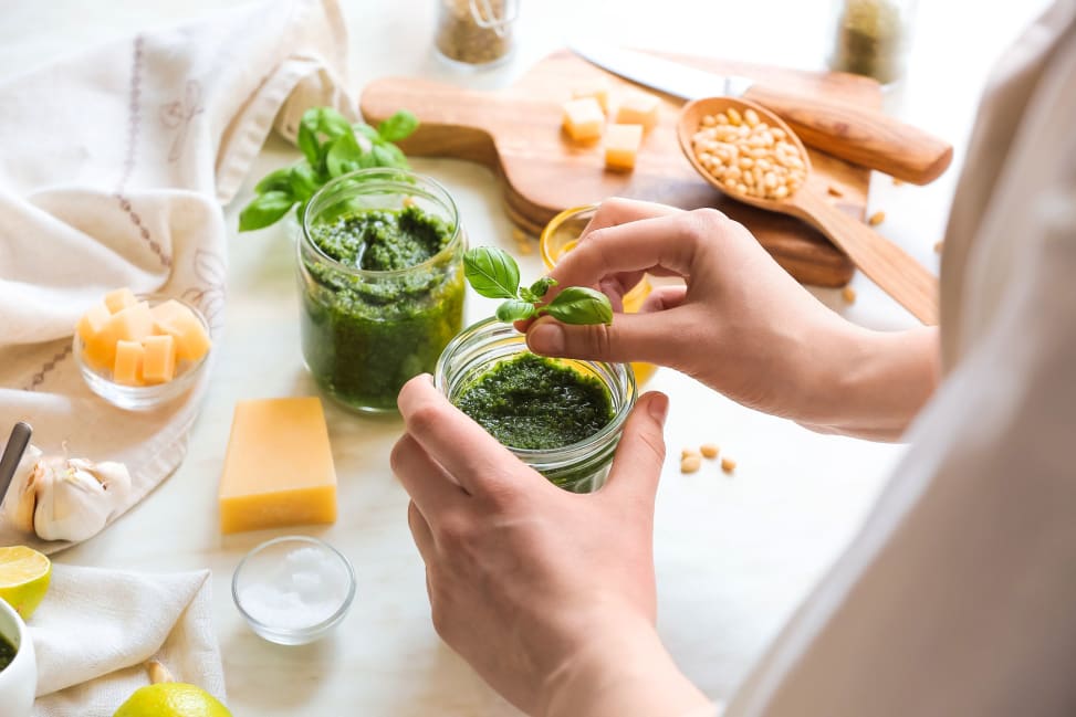 Making pesto | Classpop Shot 2