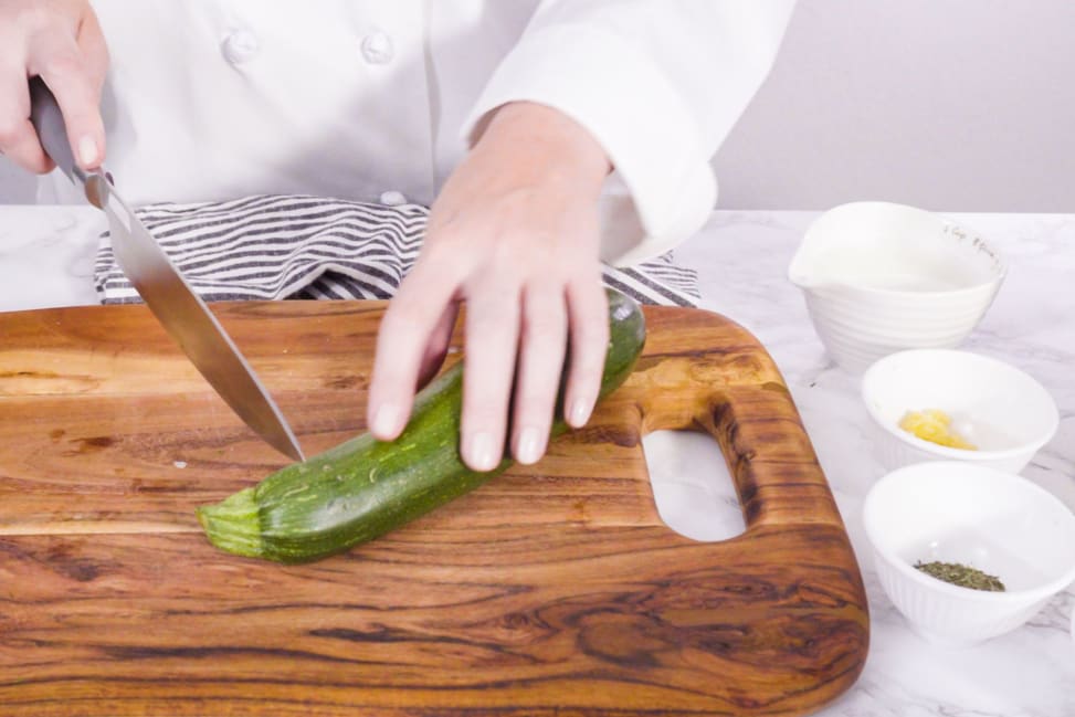 Cutting zucchini | Classpop Shot 2