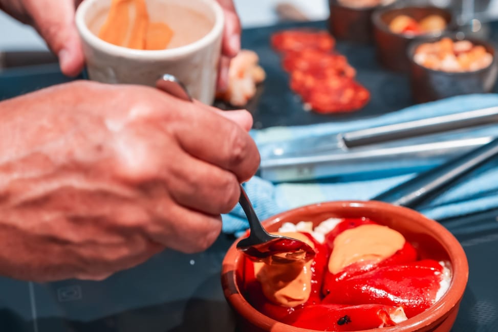 making tapas sauce | Classpop Shot 2