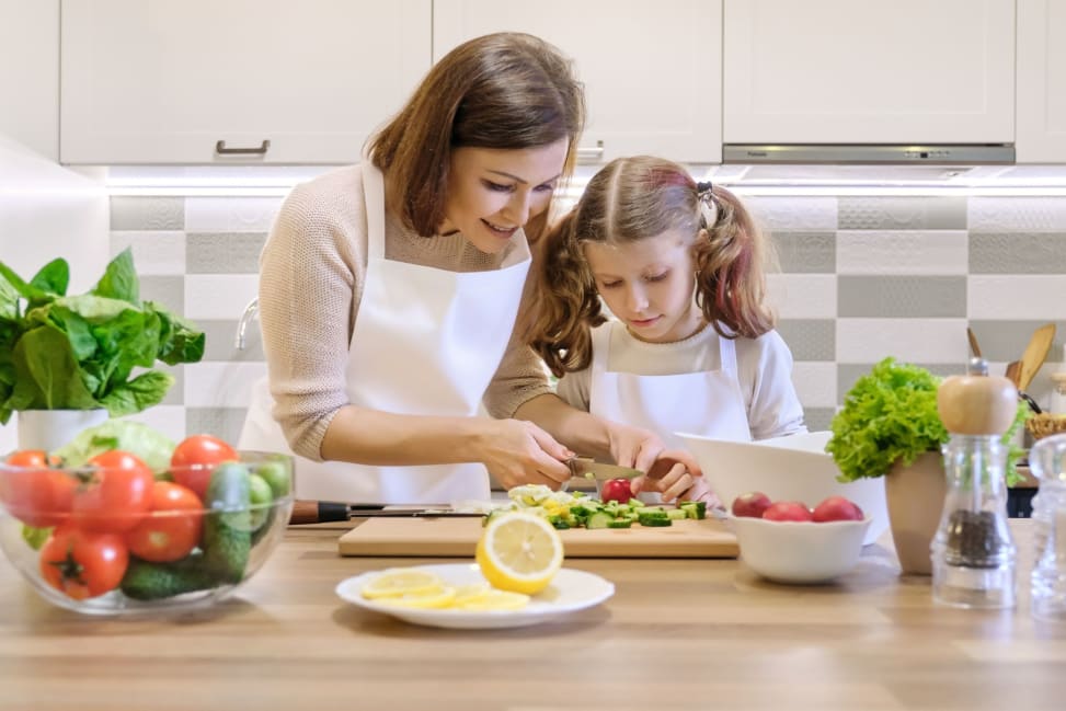 learning to cut veggies | Classpop Shot 2