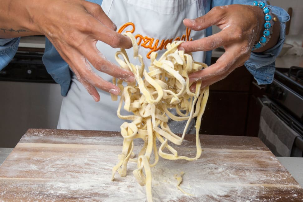 making fettuccine pasta | Classpop Shot 2
