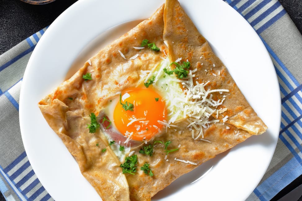 galette with cheese on a plate | Classpop Shot 3