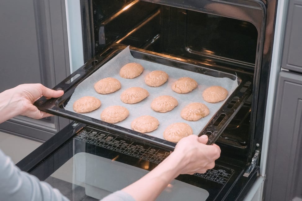 baking cookies in the oven | Classpop Shot 4