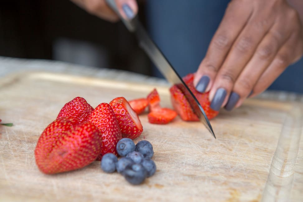 cutting strawberries | Classpop Shot 4