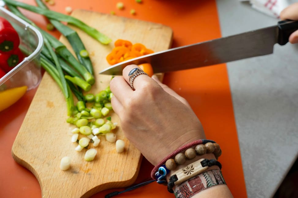cutting scallions on a wooden board | Classpop Shot 2
