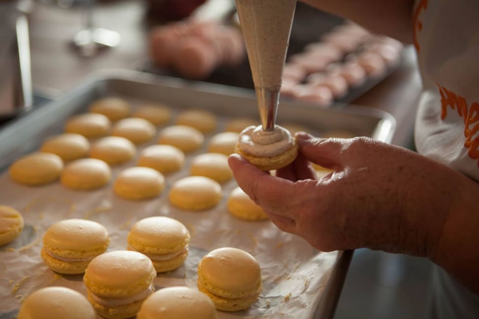 piping macarons | Classpop Shot 2