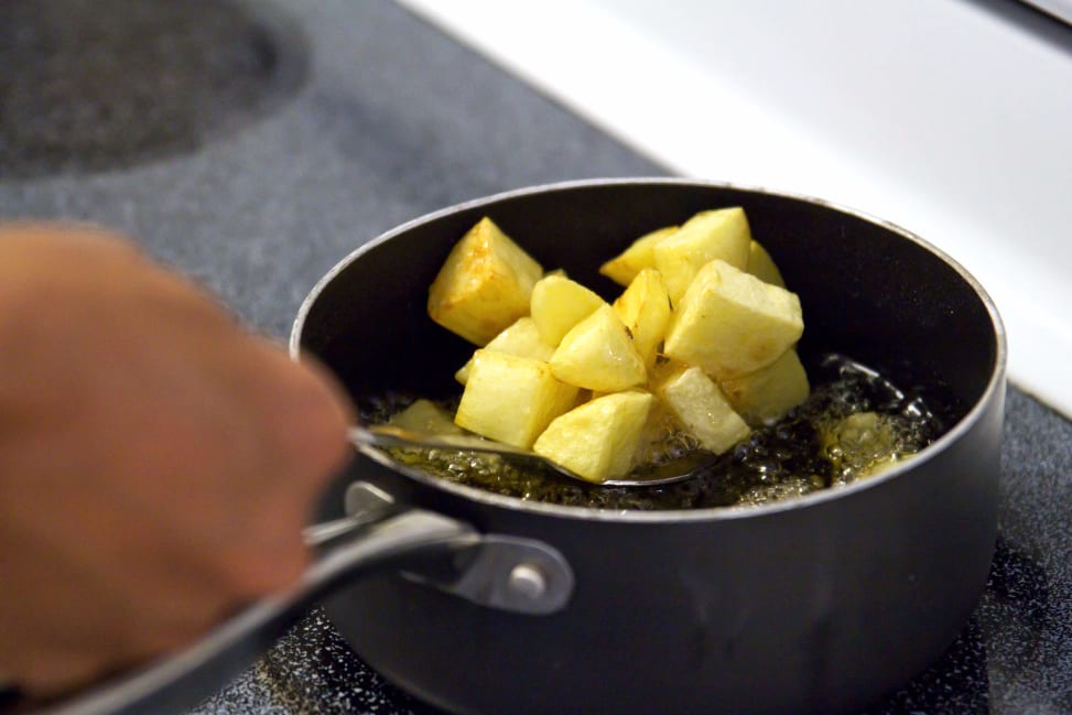 frying patatas bravas | Classpop Shot 2