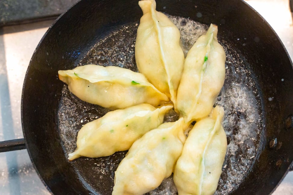 frying potstickers | Classpop Shot 2