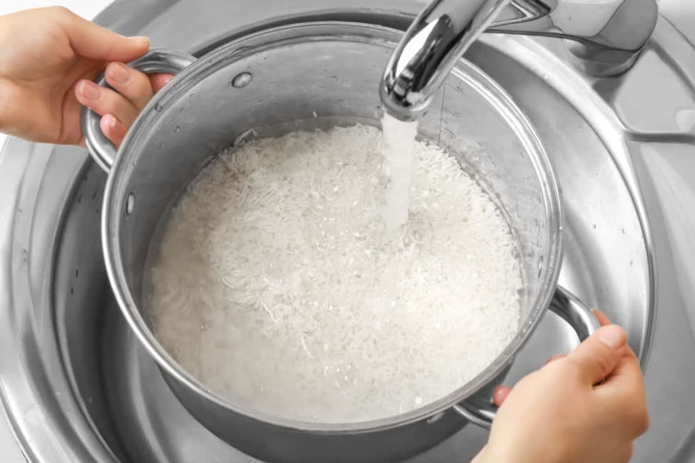 Chef washing pot of rice | Classpop Shot 4