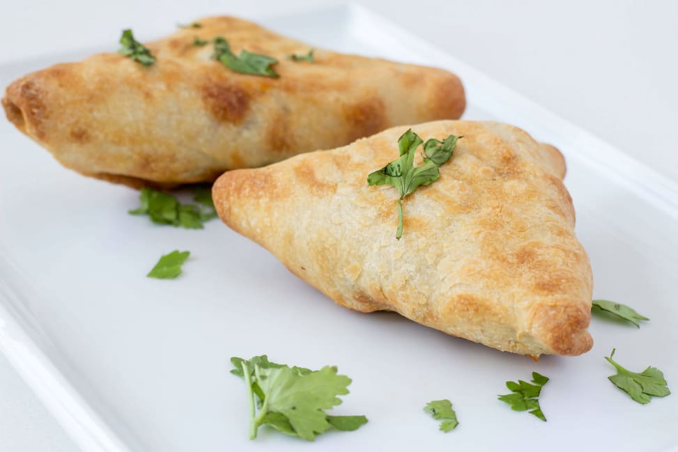 samosas on a plate | Classpop Shot 2