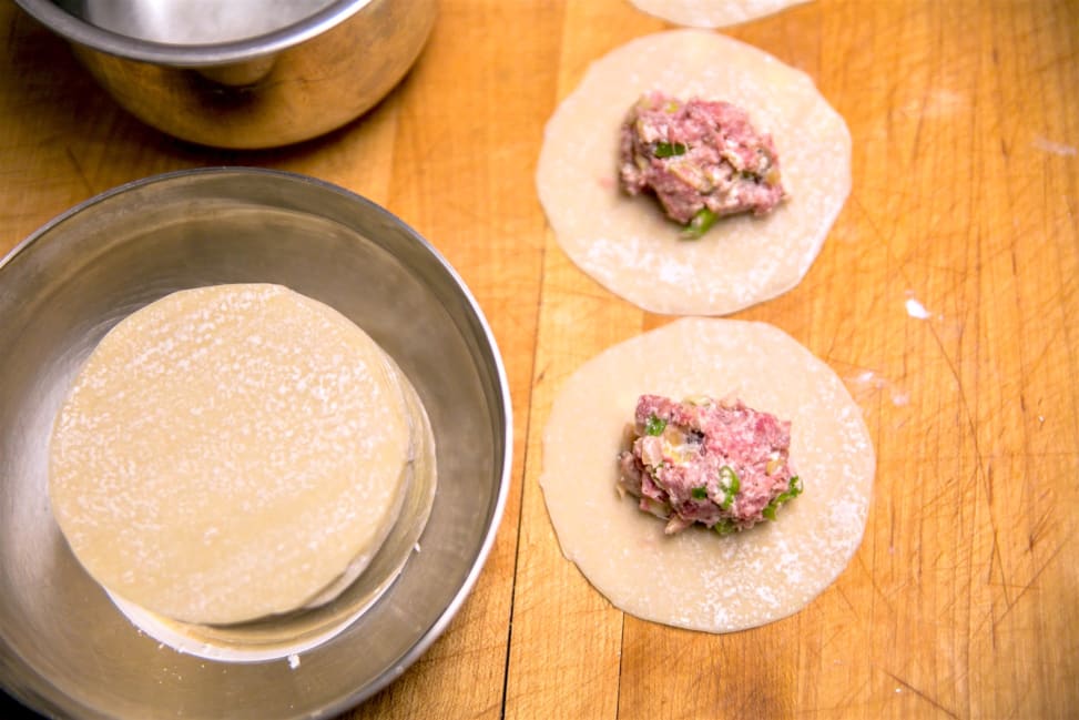 making homemade pork gyoza | Classpop Shot 3