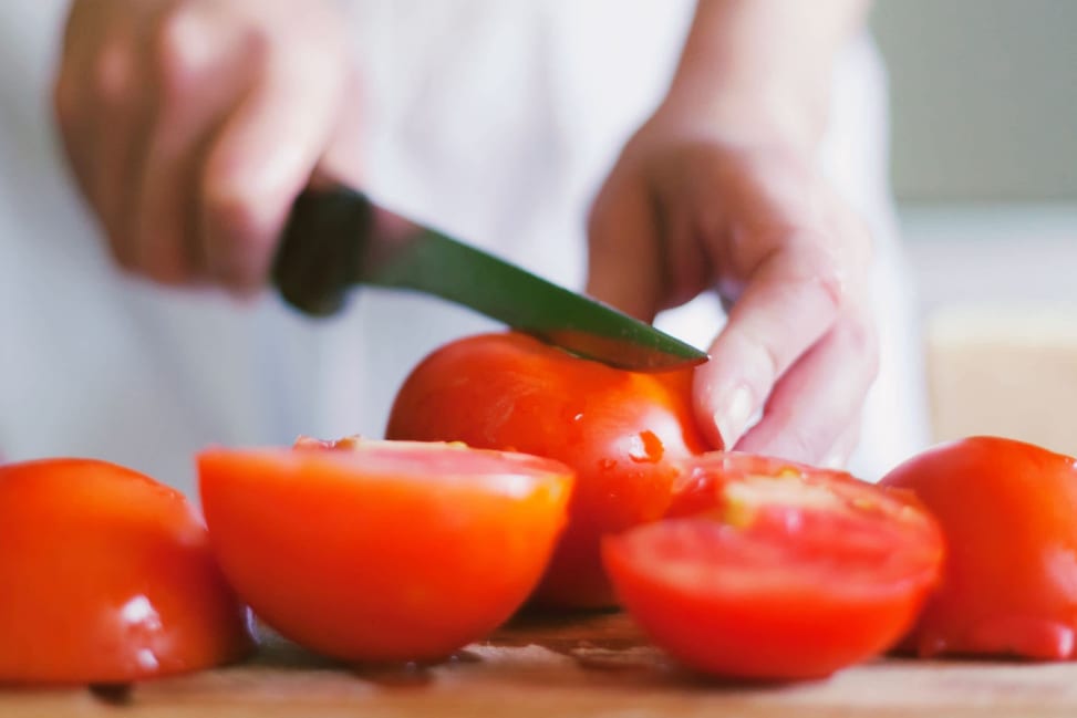 chef slicing tomatoes | Classpop Shot 2