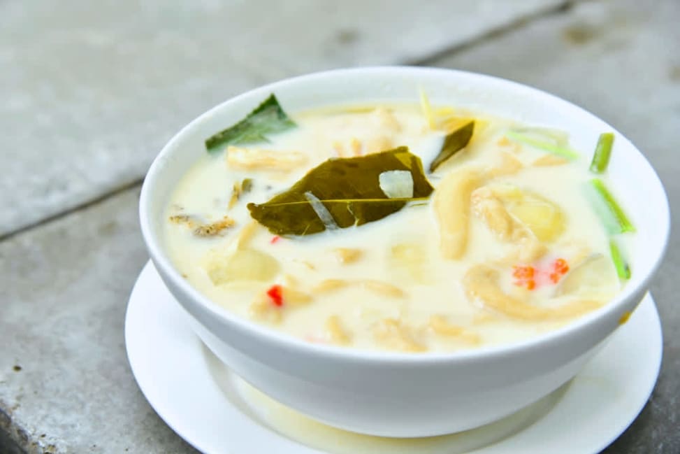 hot and sour coconut lemongrass soup | Classpop Shot 3