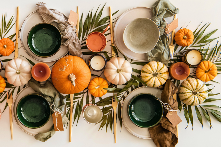 Thanksgiving table decor