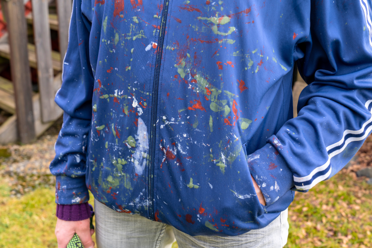 how to get spray paint out of clothes