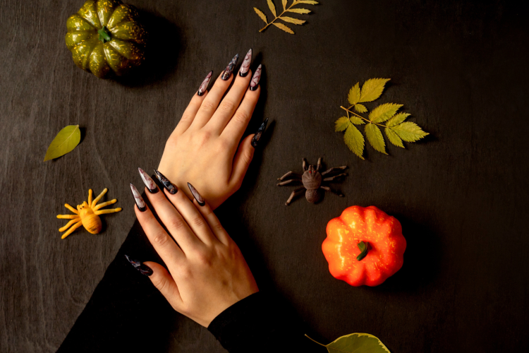 Halloween nails
