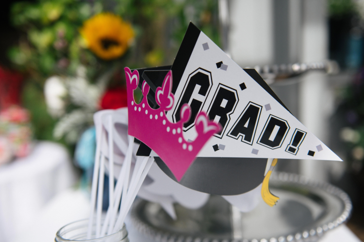decorations for a graduation party​