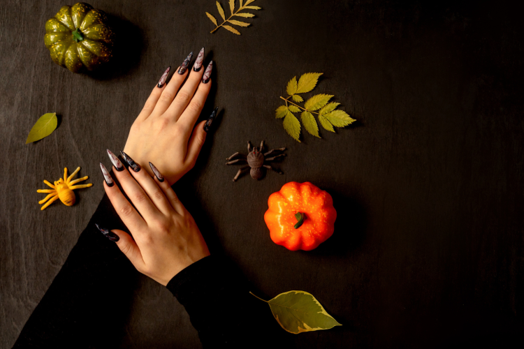 Halloween nails