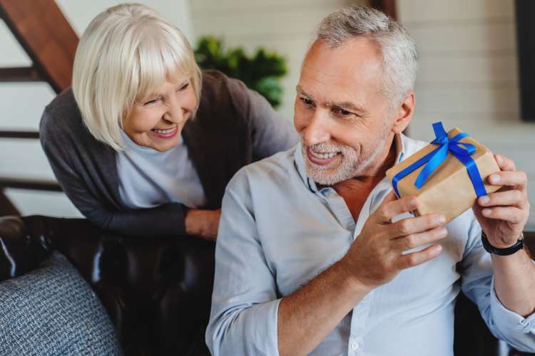 anniversary gifts for parents