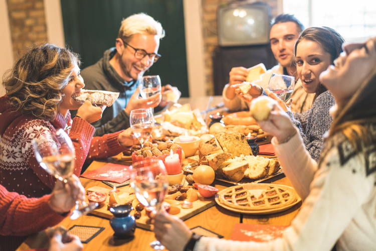 what is friendsgiving​