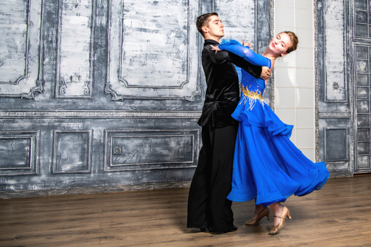 How to Waltz for Beginners, 2024 Dancer's Guide