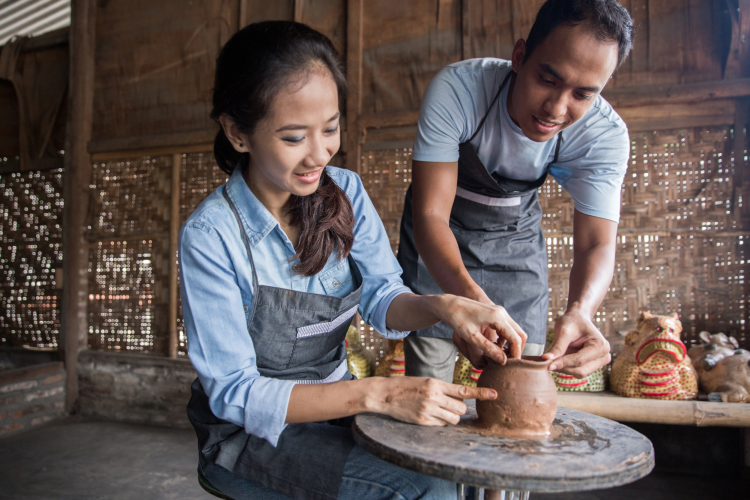 Single pottery wheel lesson