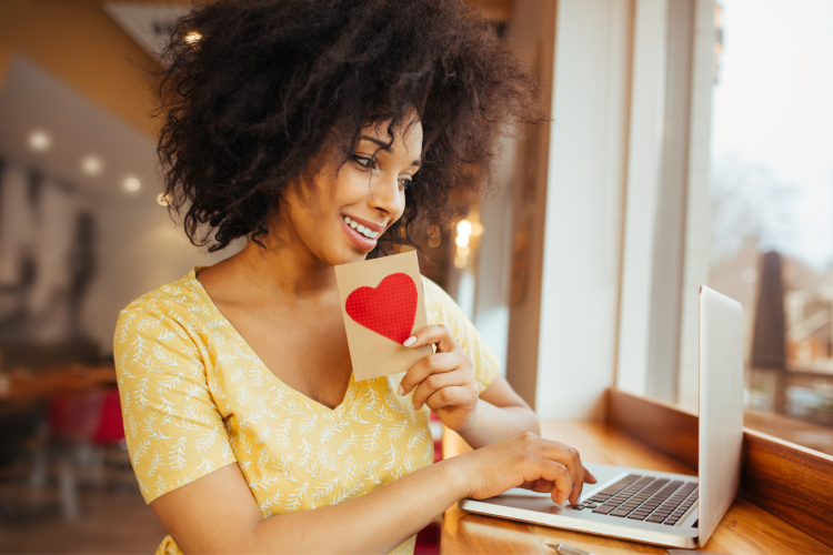 8 Ways to Keep the Love Alive in a Long-Distance Relationship - Easy Travel  Recipes