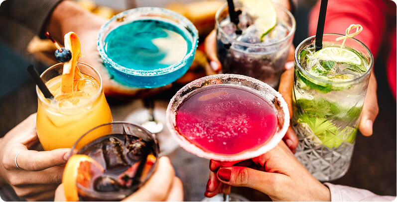 Mixology & More: Craft Cocktails, Creative Drinks, Engaging Fun 