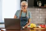 woman taking an online cooking class | Classpop Shot