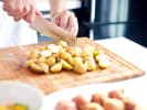 Cooking Class - Amazing Appetizers: Cutting potatoes