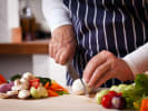 Online Italian Cooking Class - Basic Beginner Knife Skills: chopping onion