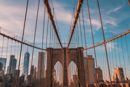 Paint and Sip Art Class: The Brooklyn Bridge