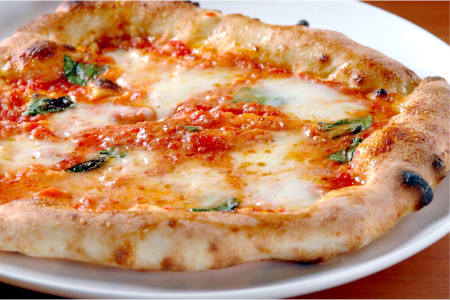 https://res.cloudinary.com/hz3gmuqw6/image/upload/c_fill,h_300,q_auto,w_450/f_auto/margherita-pizza-with-fresh-mozzarella-98B7B2E